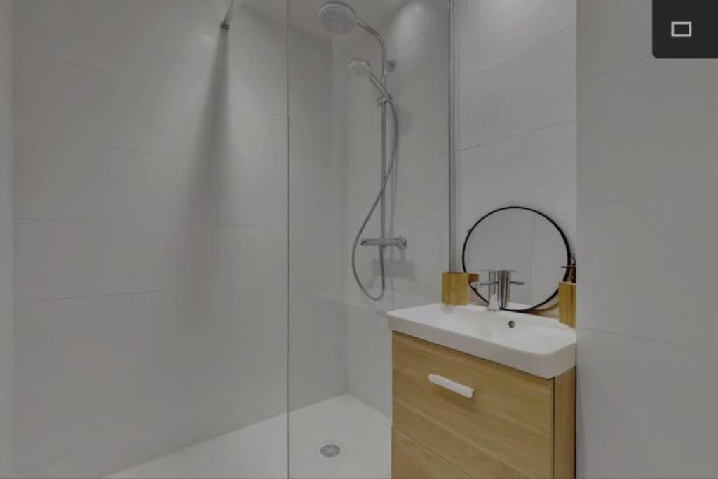 Appartement Neuf Pour 6, Parking Et Box, Au Calme Villeurbanne Exteriör bild